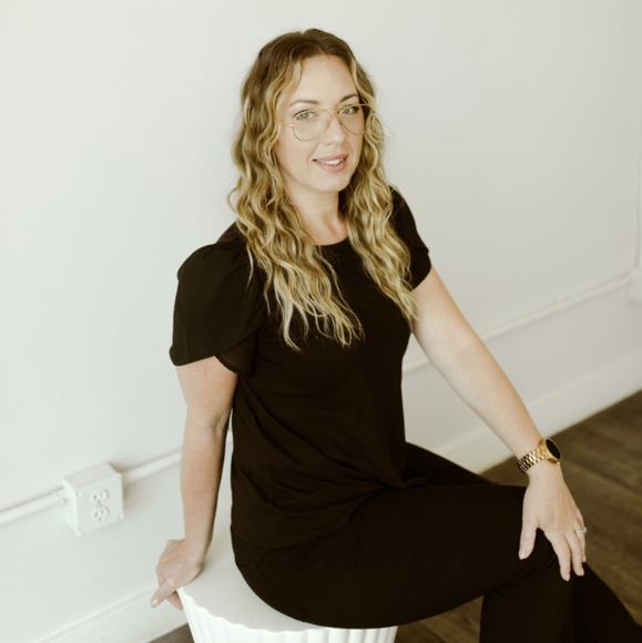 Meet your Posher, Ashley - Picture 1 of 1